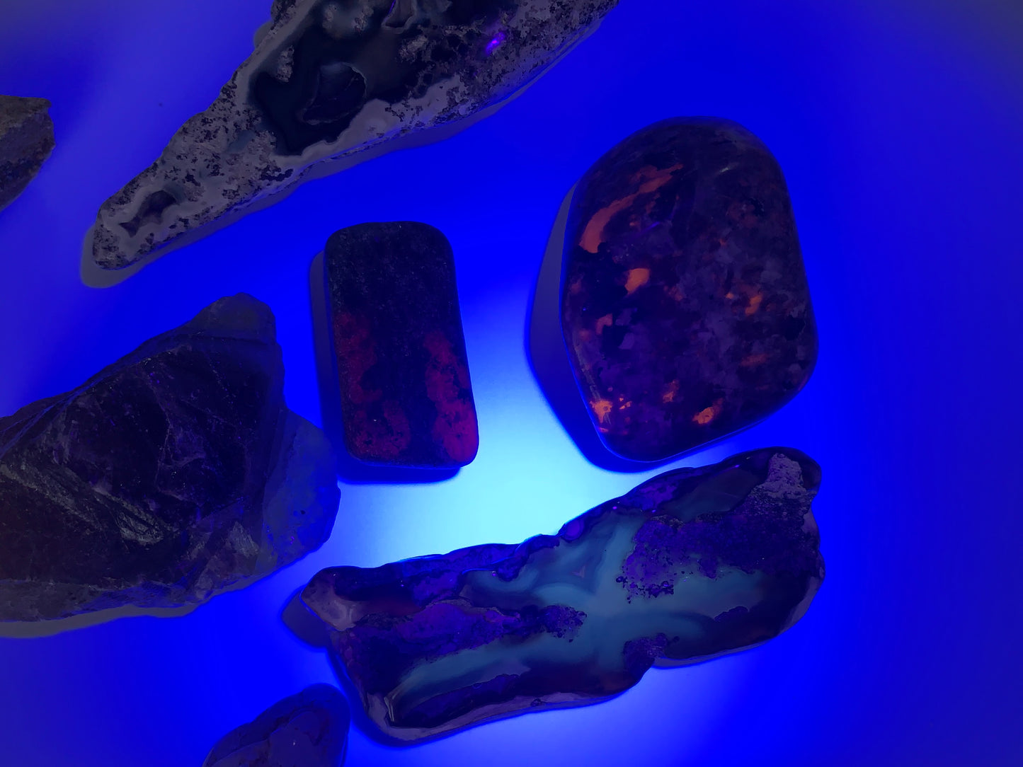 South Dakota Chalcedony tumble,  UV Reactive