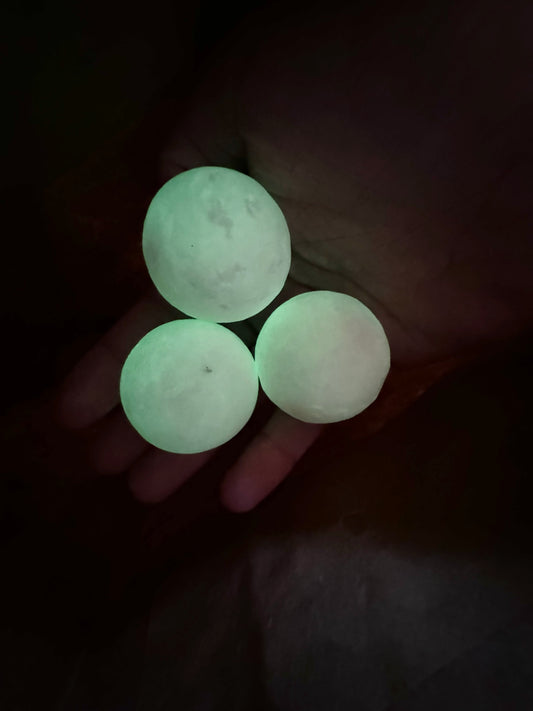 Glow Stone Sphere (glow in the dark) ~35mm