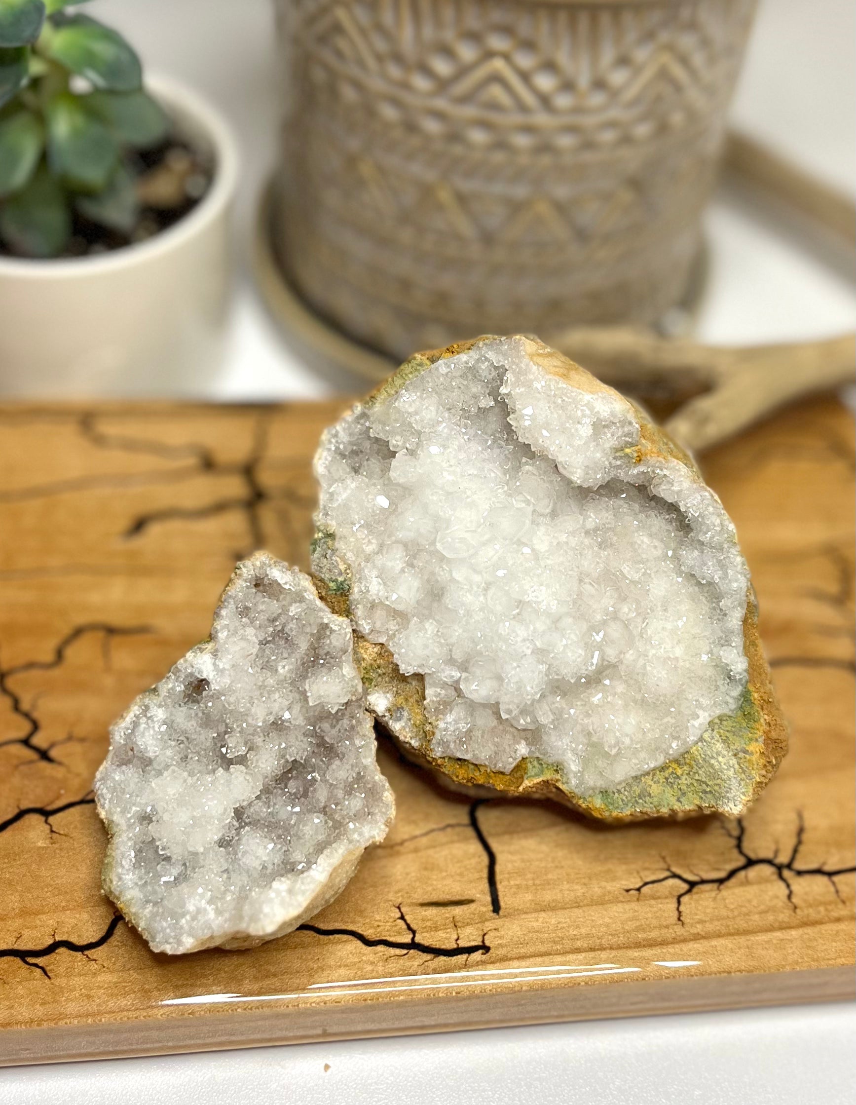 Break Your Own Geodes Lb Wholesale Bulk Lots: Choose How Many Pounds large  Unopened Moroccan Crystal Quartz Geodes, 'A' Grade -  Norway
